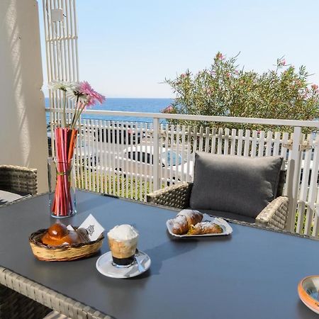 Marina D'Agro Residence Santa Teresa Di Riva Eksteriør billede