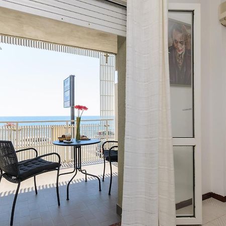Marina D'Agro Residence Santa Teresa Di Riva Eksteriør billede