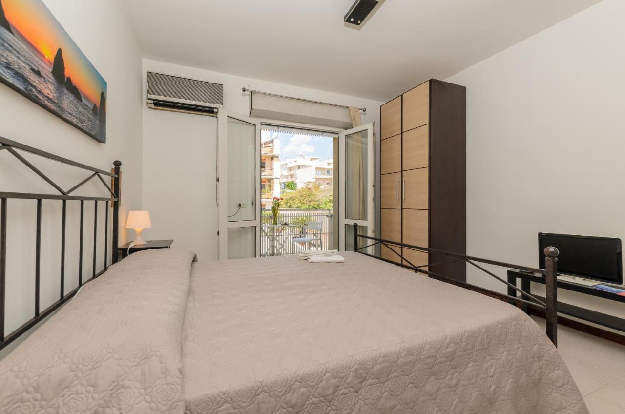 Marina D'Agro Residence Santa Teresa Di Riva Eksteriør billede