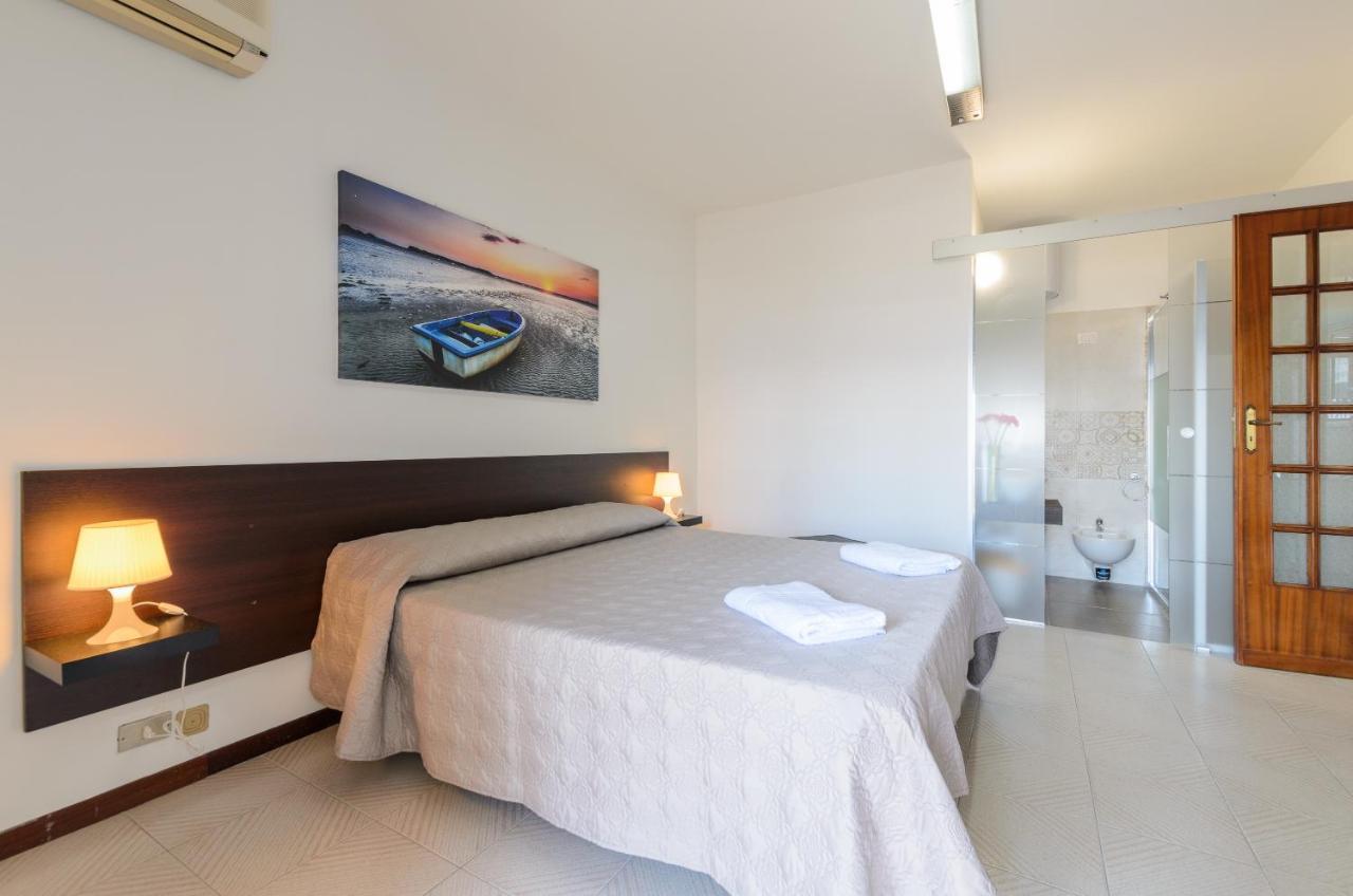 Marina D'Agro Residence Santa Teresa Di Riva Eksteriør billede