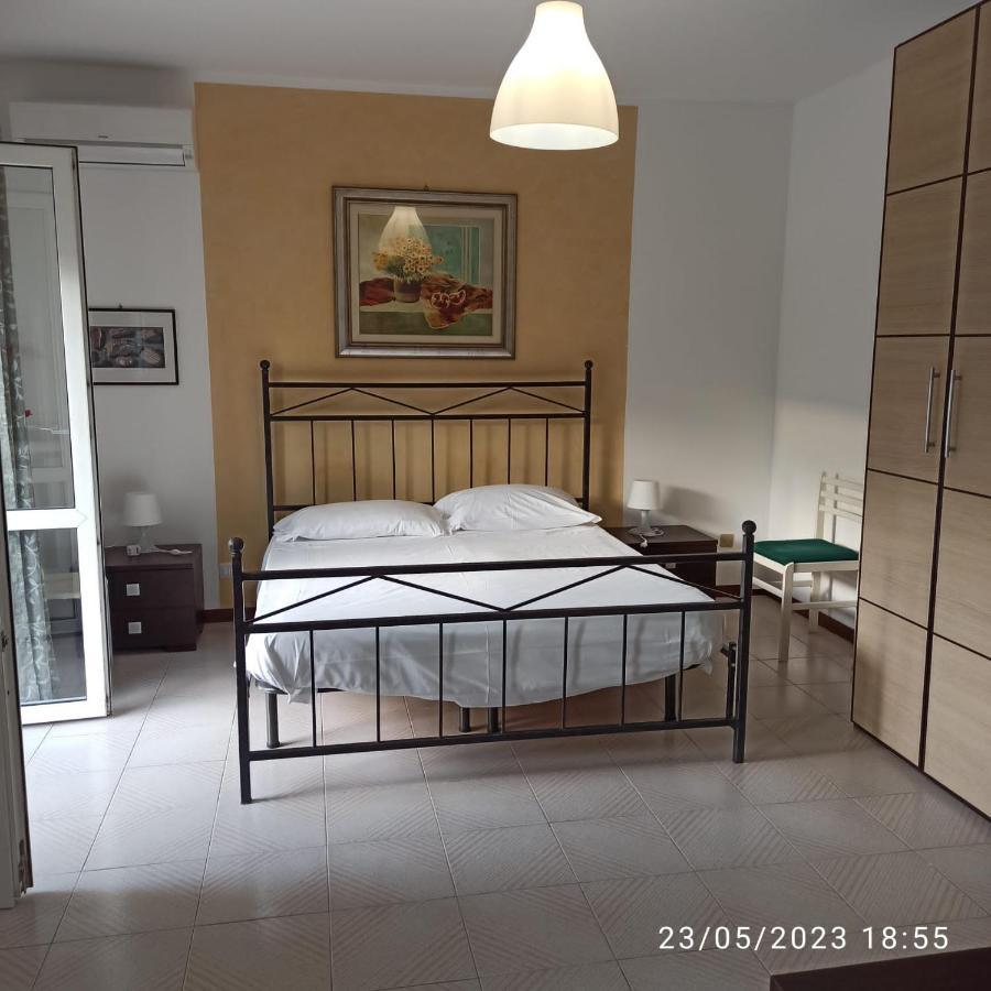 Marina D'Agro Residence Santa Teresa Di Riva Eksteriør billede