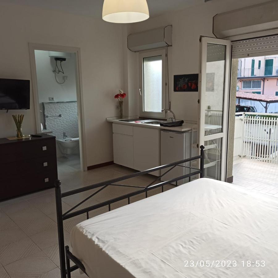 Marina D'Agro Residence Santa Teresa Di Riva Eksteriør billede